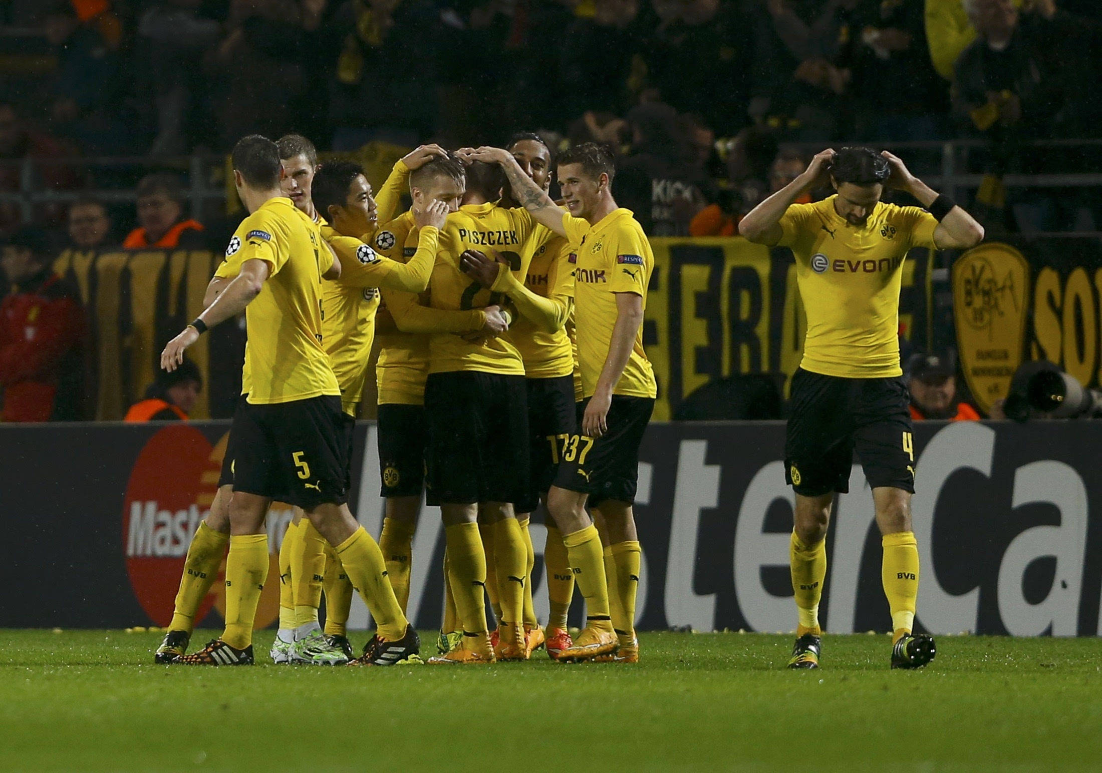 关于冲刺阶段社区盾焦点战；毕尔巴鄂竞技临场应变；信心回归；团队化学反应显著的信息